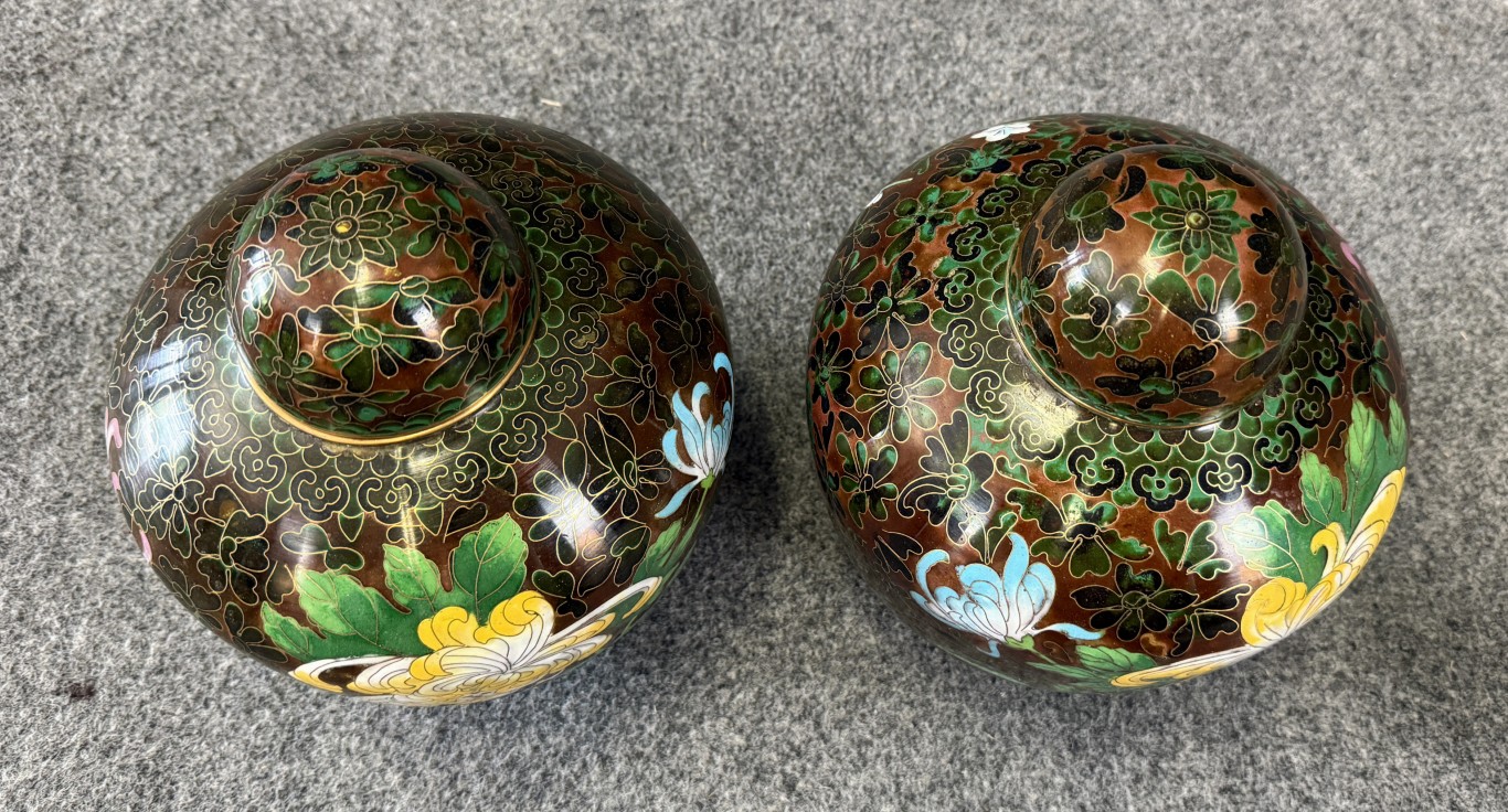 DR590 (5)Pair of Cloisonne Flower Decorated Ginger Jars Pair of Cloisonne Flower Decorated Ginger Jars