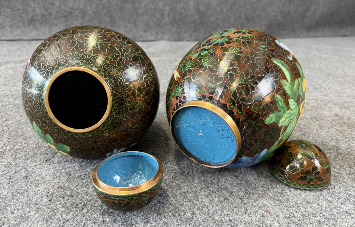 DR590 (7)Pair of Cloisonne Flower Decorated Ginger Jars Pair of Cloisonne Flower Decorated Ginger Jars