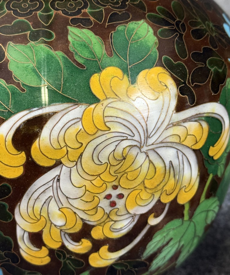 DR590 (8)Pair of Cloisonne Flower Decorated Ginger Jars Pair of Cloisonne Flower Decorated Ginger Jars