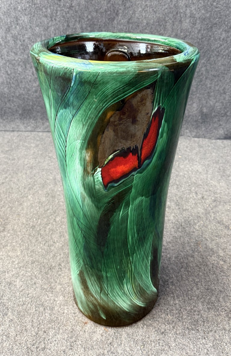 DR675 (1)Morris & James Large Terracotta Planter Morris & James Large Terracotta Planter