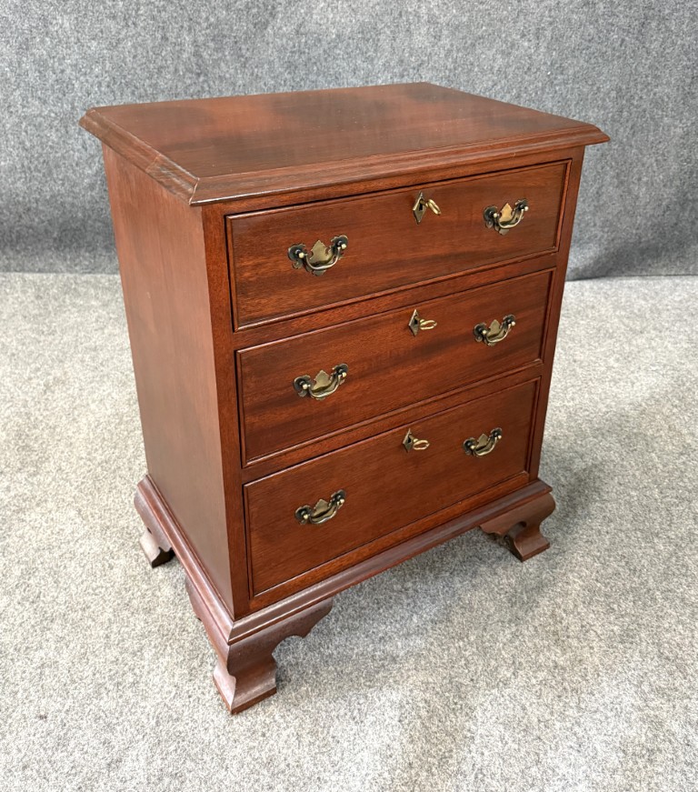 Craftique Solid Cherry Three Drawer Nightstand Craftique Solid Cherry Three Drawer Nightstand