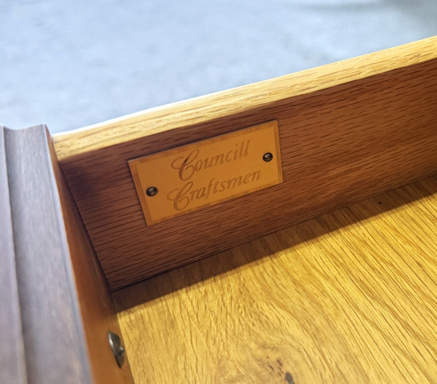 Councill Craftsman Solid Mahogany Foyer Table Councill Craftsman Solid Mahogany Foyer Table