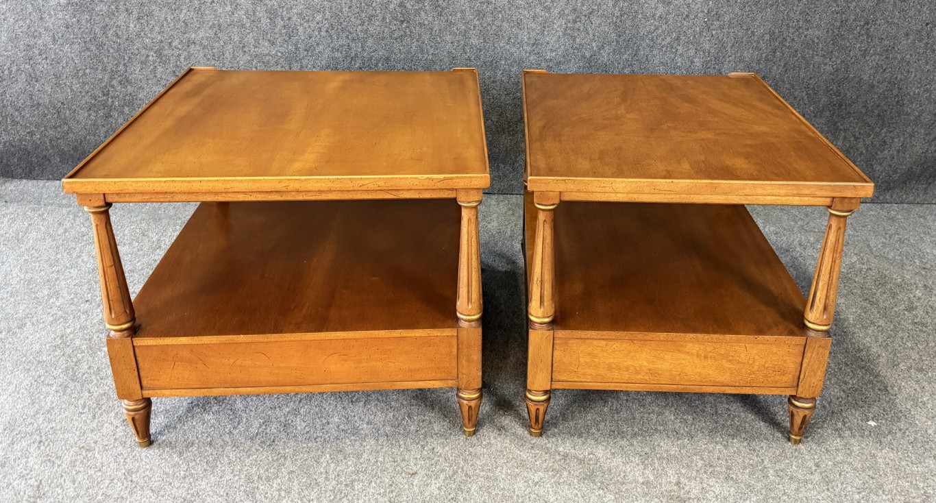"Pair" of Henredon Oversized Side Tables "Pair" of Henredon Oversized Side Tables