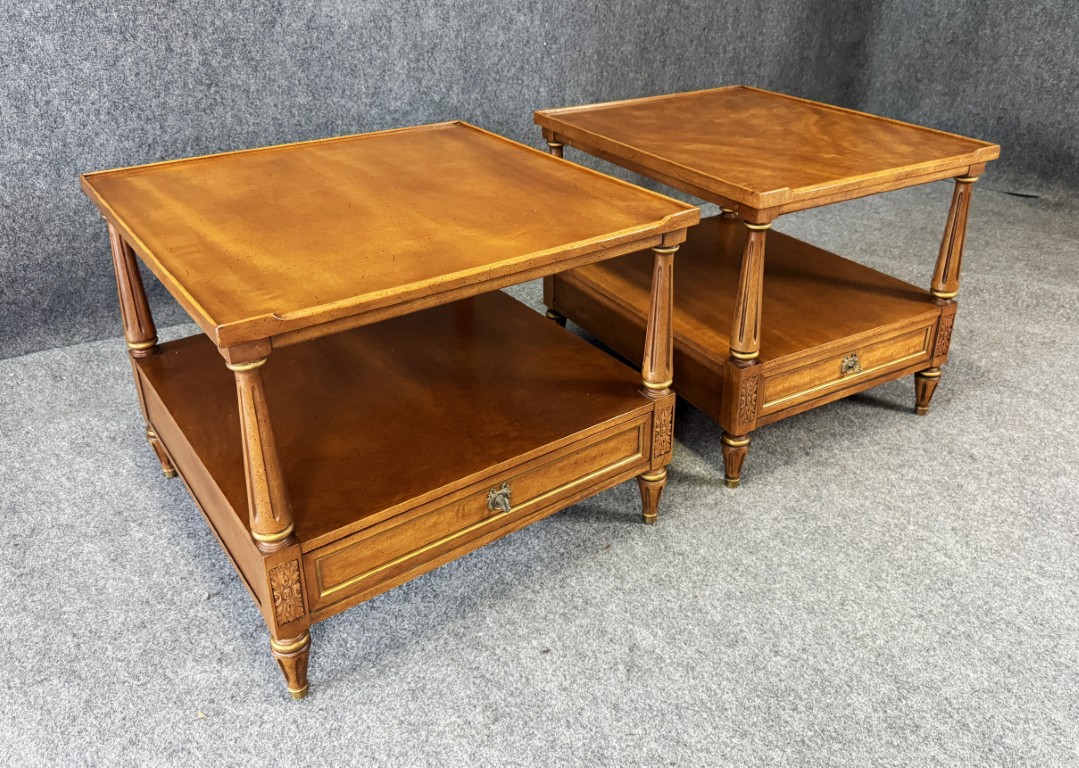 "Pair" of Henredon Oversized Side Tables "Pair" of Henredon Oversized Side Tables