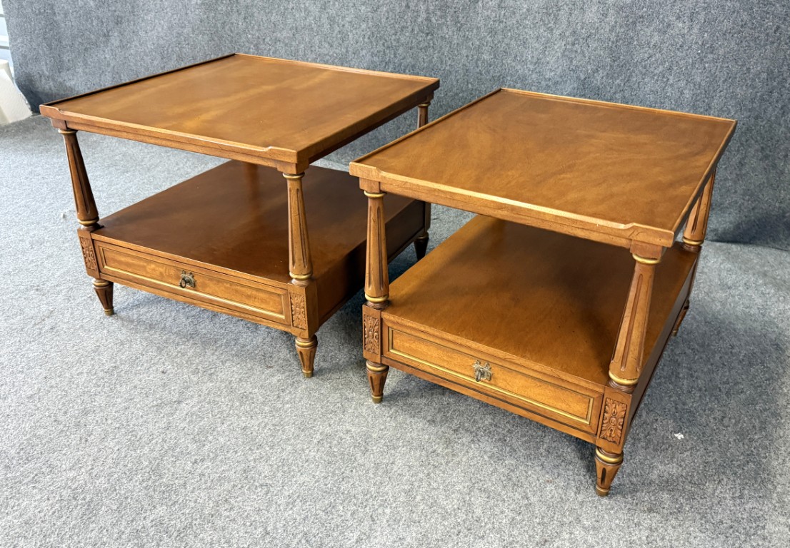 "Pair" of Henredon Oversized Side Tables "Pair" of Henredon Oversized Side Tables