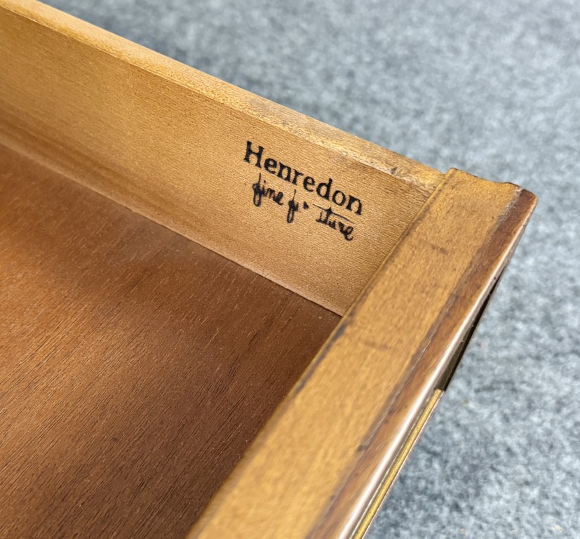 "Pair" of Henredon Oversized Side Tables "Pair" of Henredon Oversized Side Tables