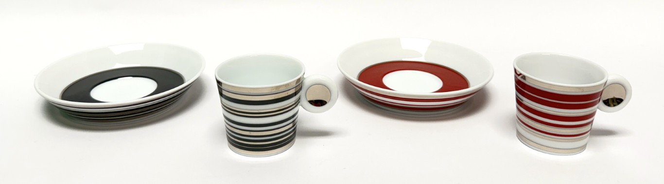 TT184 (7)Ornate Blue and White Decorative Plate Ornate Blue and White Decorative Plate