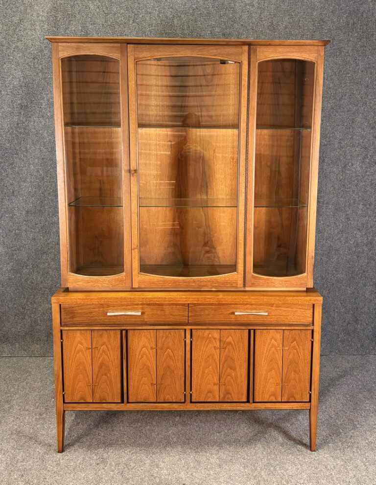 Mid-Century Modern Lane Tuxedo Bowtie-Inlaid China Cabinet/Buffet Mid-Century Modern Lane Tuxedo Bowtie-Inlaid China Cabinet/Buffet