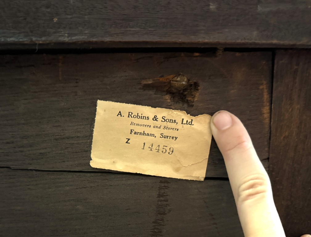 18th Century English-Made Mahogany Sideboard 18th Century English-Made Mahogany Sideboard