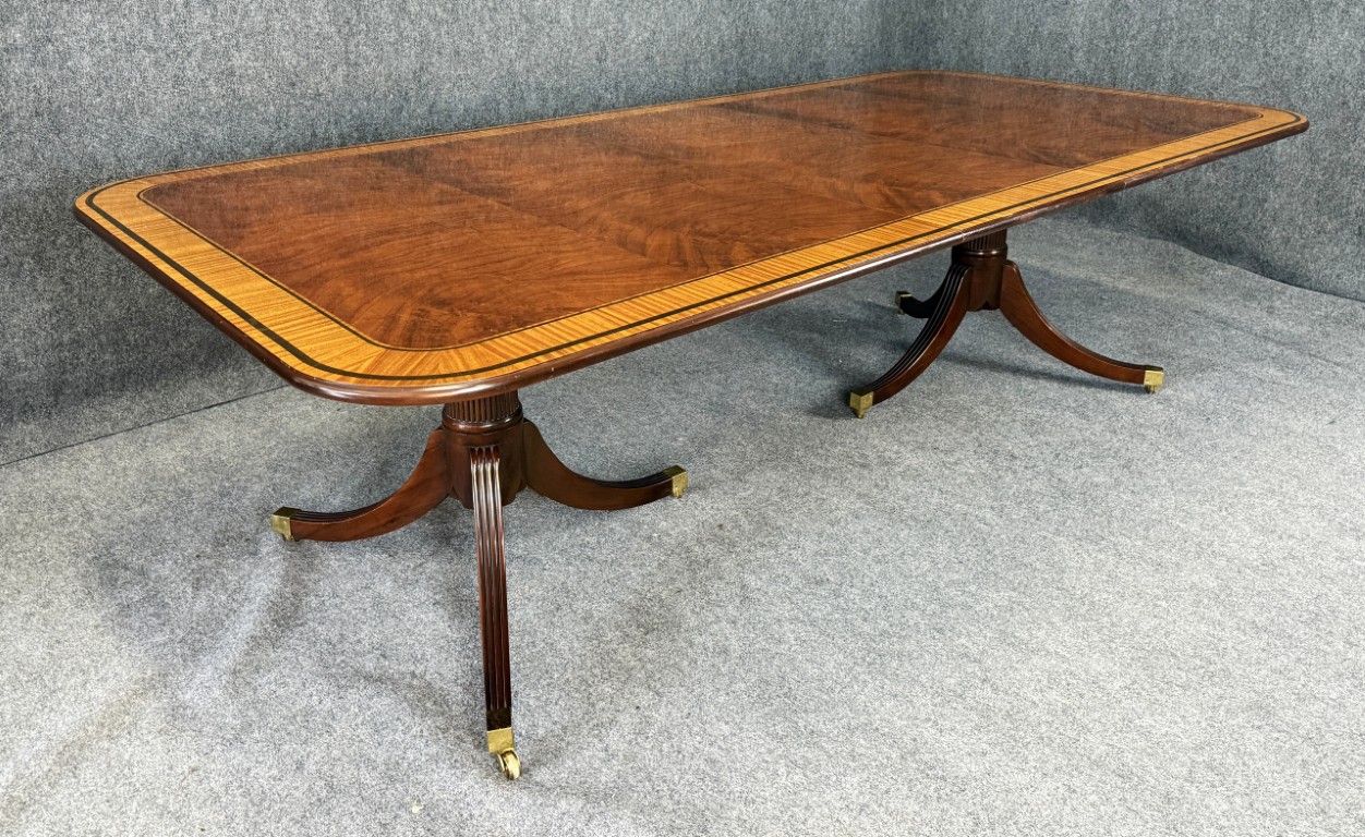 Baker Furniture Stately Homes Collection Georgian Flamed Mahogany Dining Table with Leaf Baker Furniture Stately Homes Collection Georgian Flamed Mahogany Dining Table with Leaf