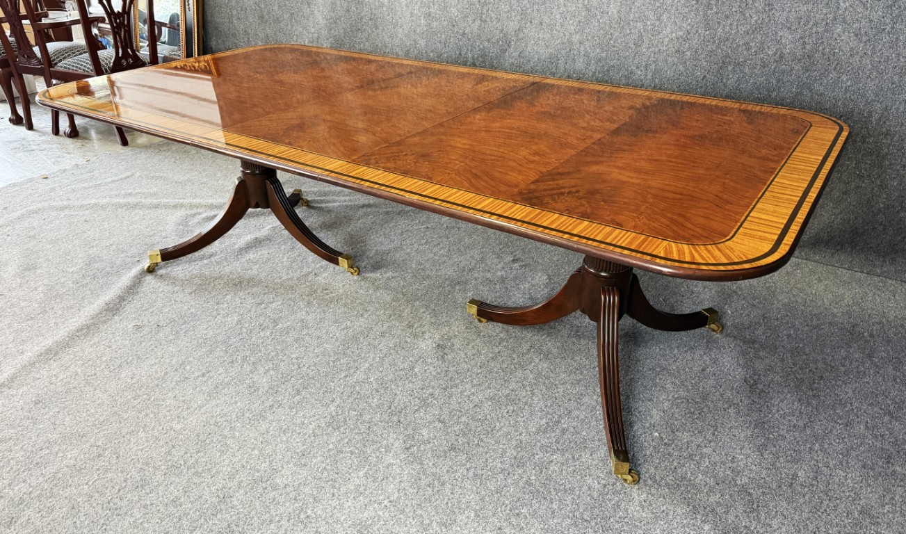 Baker Furniture Stately Homes Collection Georgian Flamed Mahogany Dining Table with Leaf Baker Furniture Stately Homes Collection Georgian Flamed Mahogany Dining Table with Leaf