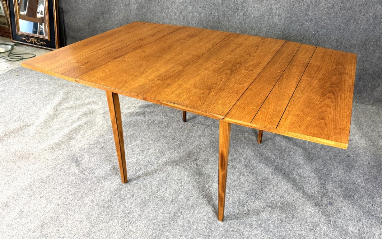 Mid-Century Modern Lane Tuxedo Bowtie-Inlaid Drop Leaf Dining Table Mid-Century Modern Lane Tuxedo Bowtie-Inlaid Drop Leaf Dining Table