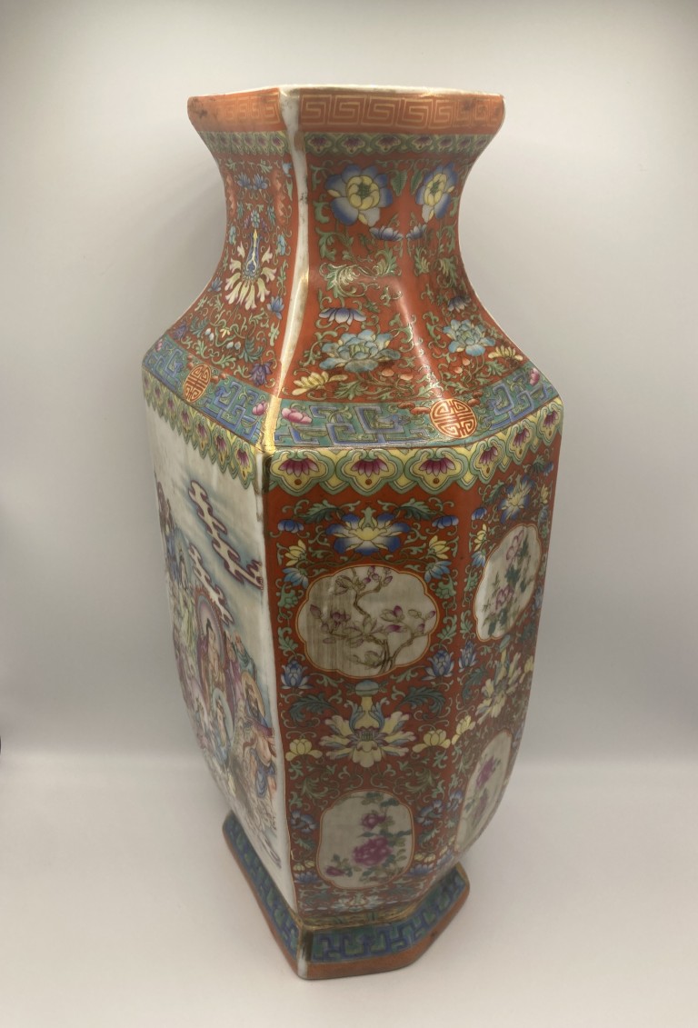 Chinese Painted Porcelain Vase Chinese Painted Porcelain Vase