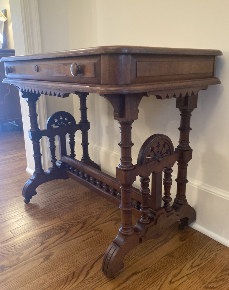 Antique Walnut Victorian Writing Table/Desk Antique Walnut Victorian Writing Table/Desk