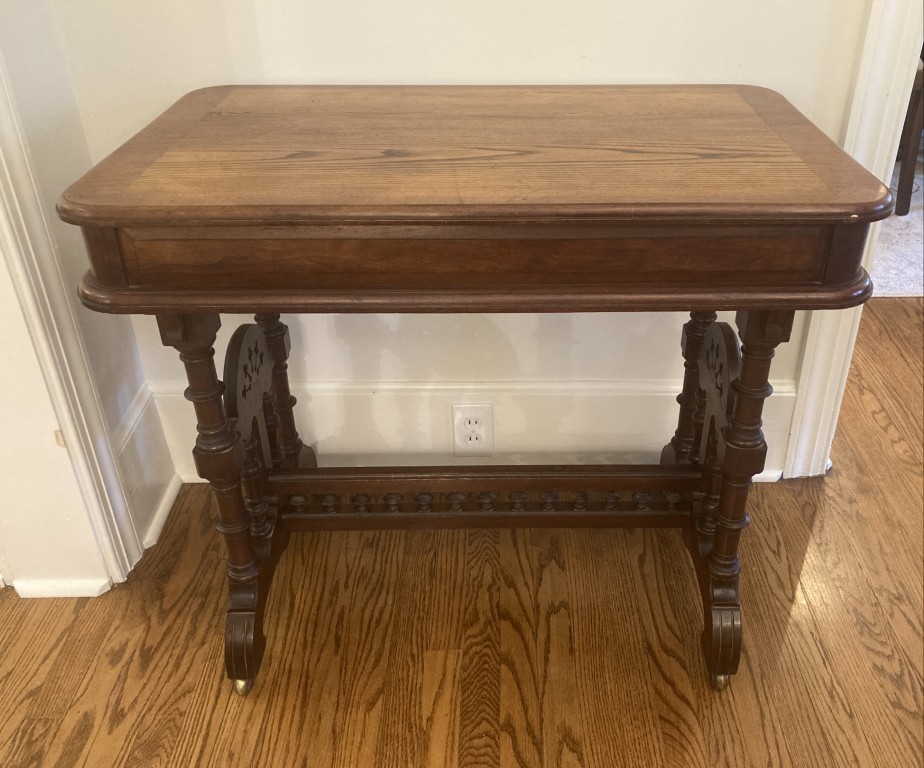 Antique Walnut Victorian Writing Table/Desk Antique Walnut Victorian Writing Table/Desk
