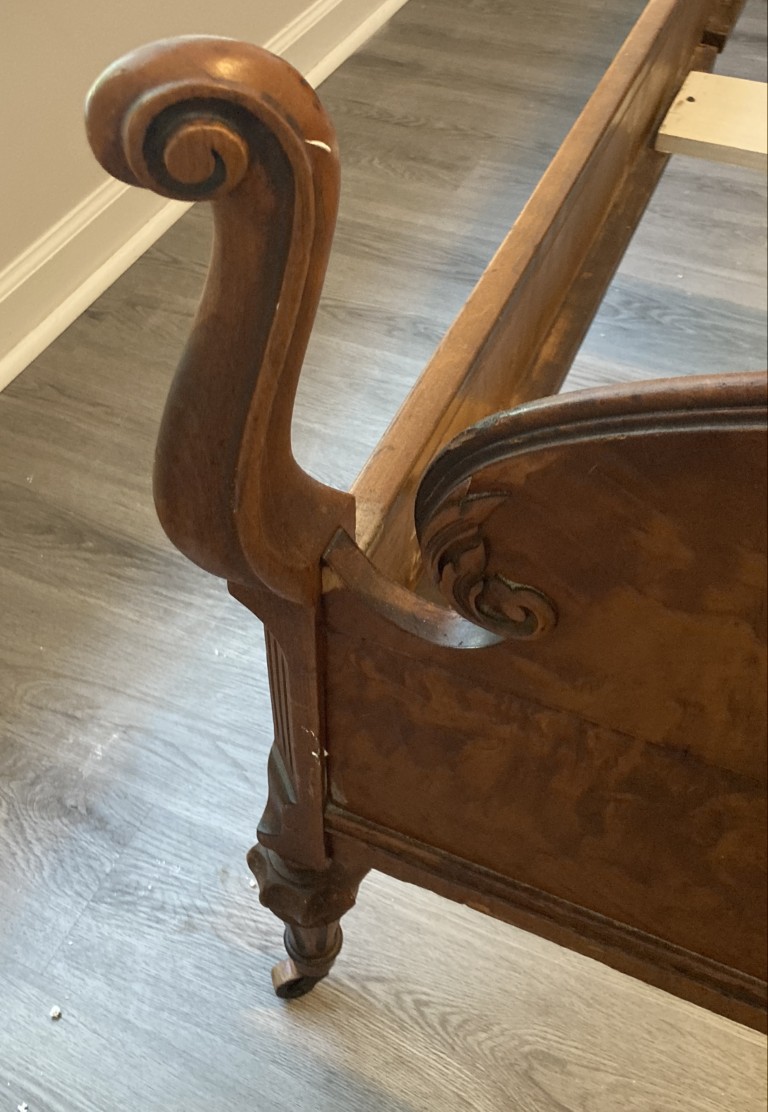 Antique Mahogany Full/Double Size Bed with Rails and Slats Antique Mahogany Full/Double Size Bed with Rails and Slats