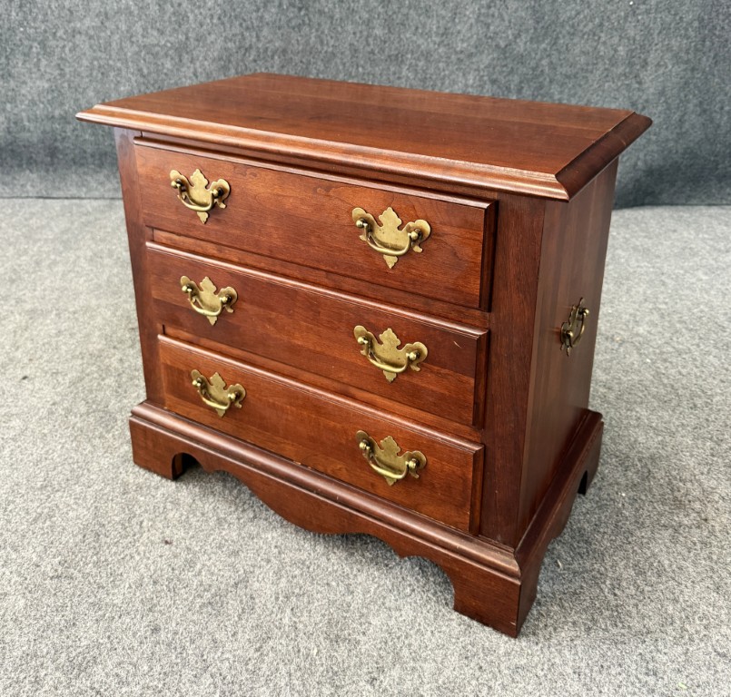 Broyhill Solid Cherry 3-Drawer Nightstand Broyhill Solid Cherry 3-Drawer Nightstand