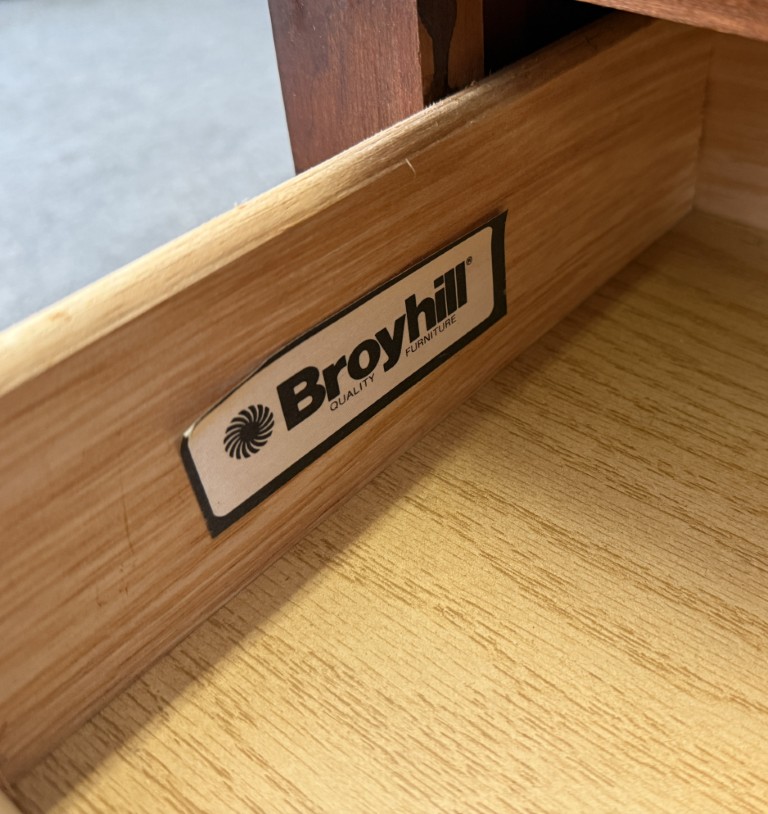 Broyhill Solid Cherry 3-Drawer Nightstand Broyhill Solid Cherry 3-Drawer Nightstand