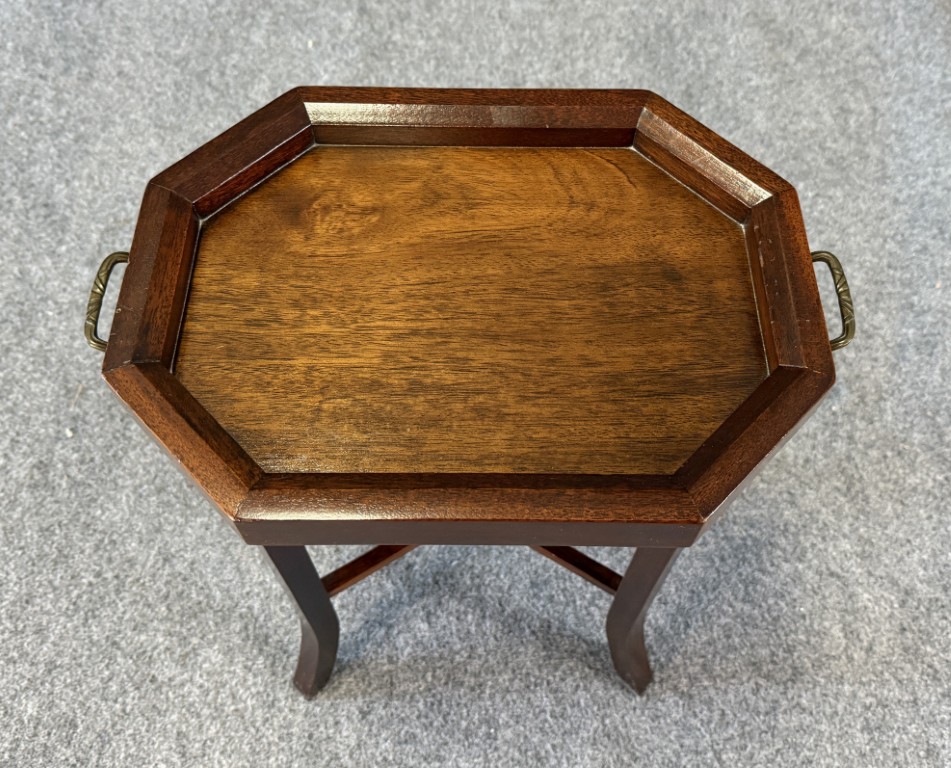 Vintage Mahogany Petite Drink Table Vintage Mahogany Petite Drink Table