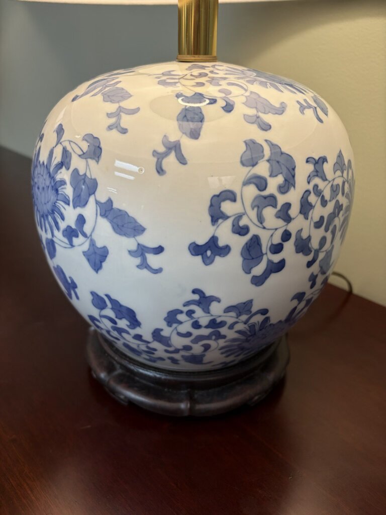 Blue and White Porcelain Asian Melon Jar Lamp Blue and White Porcelain Asian Melon Jar Lamp