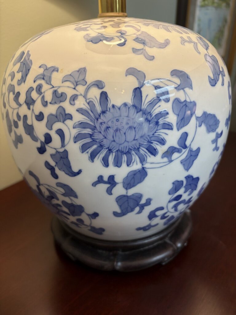 Blue and White Porcelain Asian Melon Jar Lamp Blue and White Porcelain Asian Melon Jar Lamp