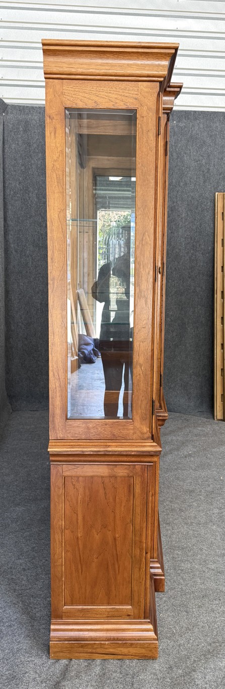 Thomasville Burled Walnut China Cabinet Thomasville Burled Walnut China Cabinet