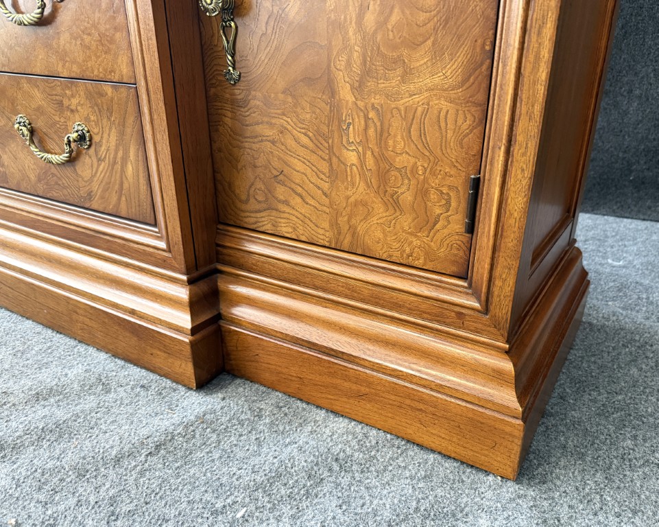 Thomasville Burled Walnut China Cabinet Thomasville Burled Walnut China Cabinet