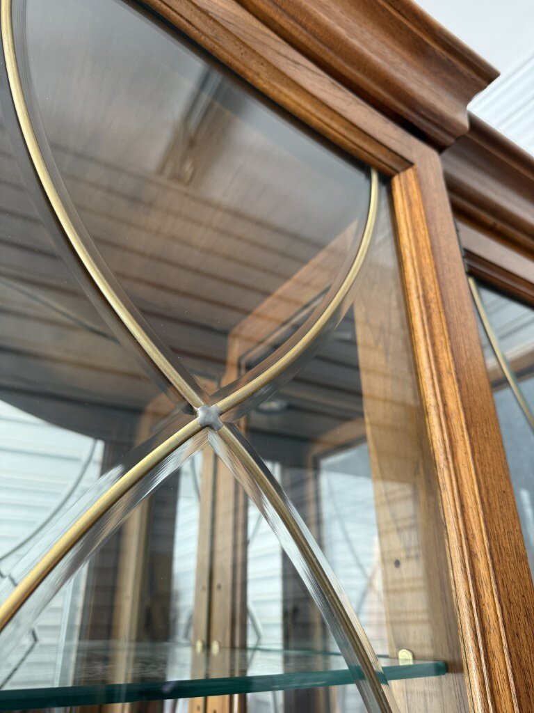 Thomasville Burled Walnut China Cabinet Thomasville Burled Walnut China Cabinet