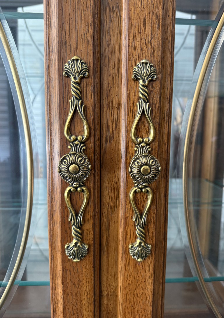 Thomasville Burled Walnut China Cabinet Thomasville Burled Walnut China Cabinet