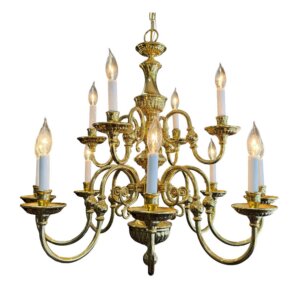 Quoizel 12-Arm Williamsburg Style Brass Chandelier