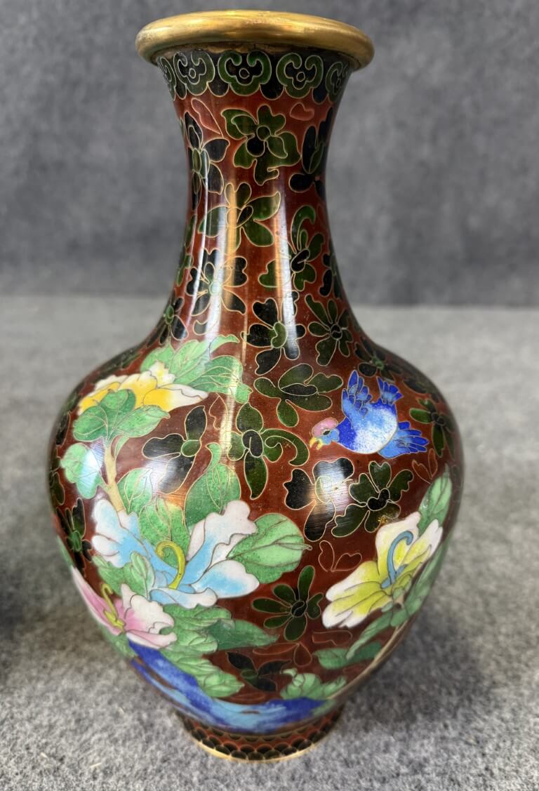 Pair of Auburn Chinoiserie Vases Pair of Auburn Chinoiserie Vases