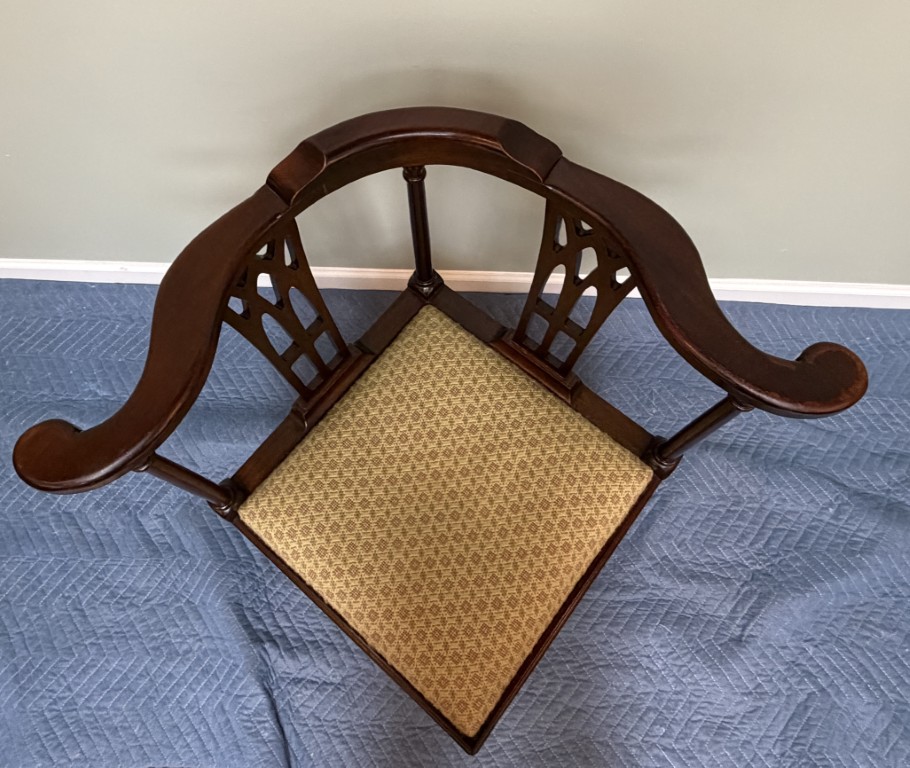 Solid Mahogany Chippendale Style Corner Chair Solid Mahogany Chippendale Style Corner Chair