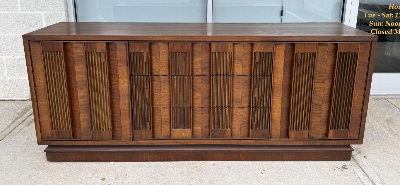 1970s Brutalist-Inspired Dresser with Two Mirrors 1970s Brutalist-Inspired Dresser with Two Mirrors
