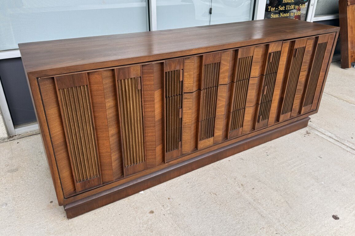 1970s Brutalist-Inspired Dresser with Two Mirrors 1970s Brutalist-Inspired Dresser with Two Mirrors