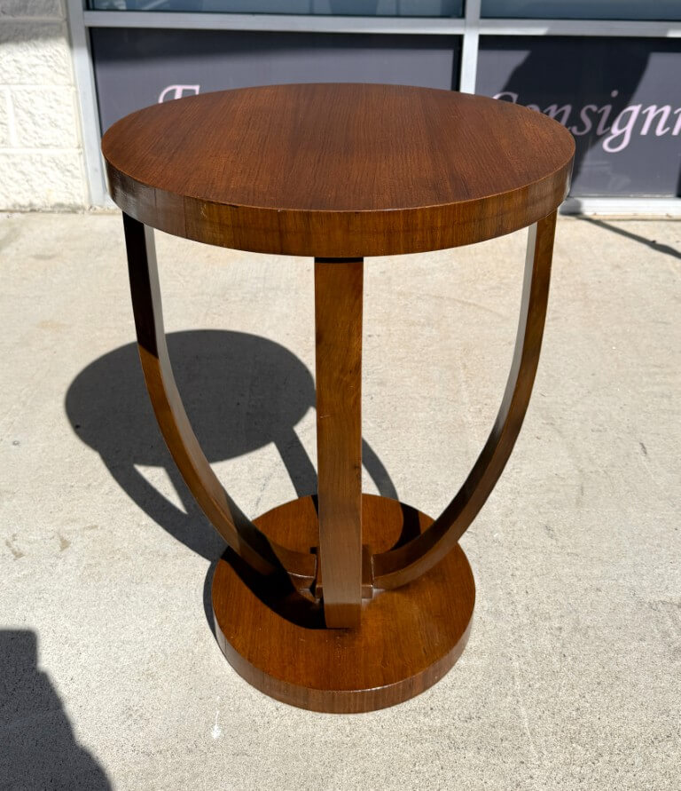 Modern Wooden Round Accent Table Modern Wooden Round Accent Table