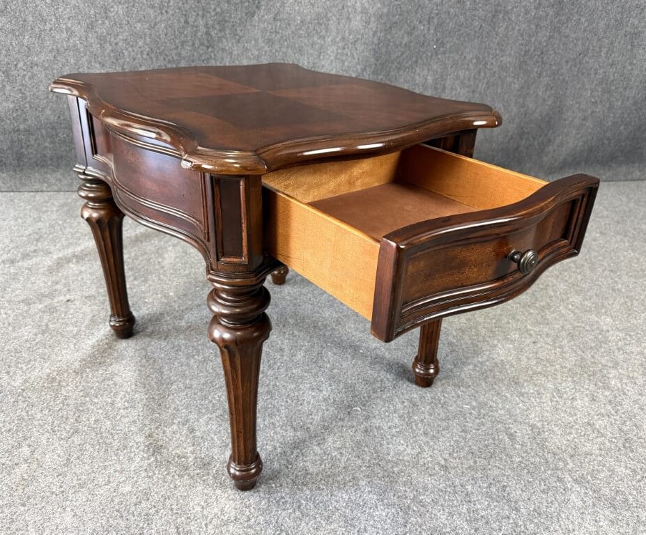Liberty Furniture Cherry Finish Side Table Liberty Furniture Cherry Finish Side Table