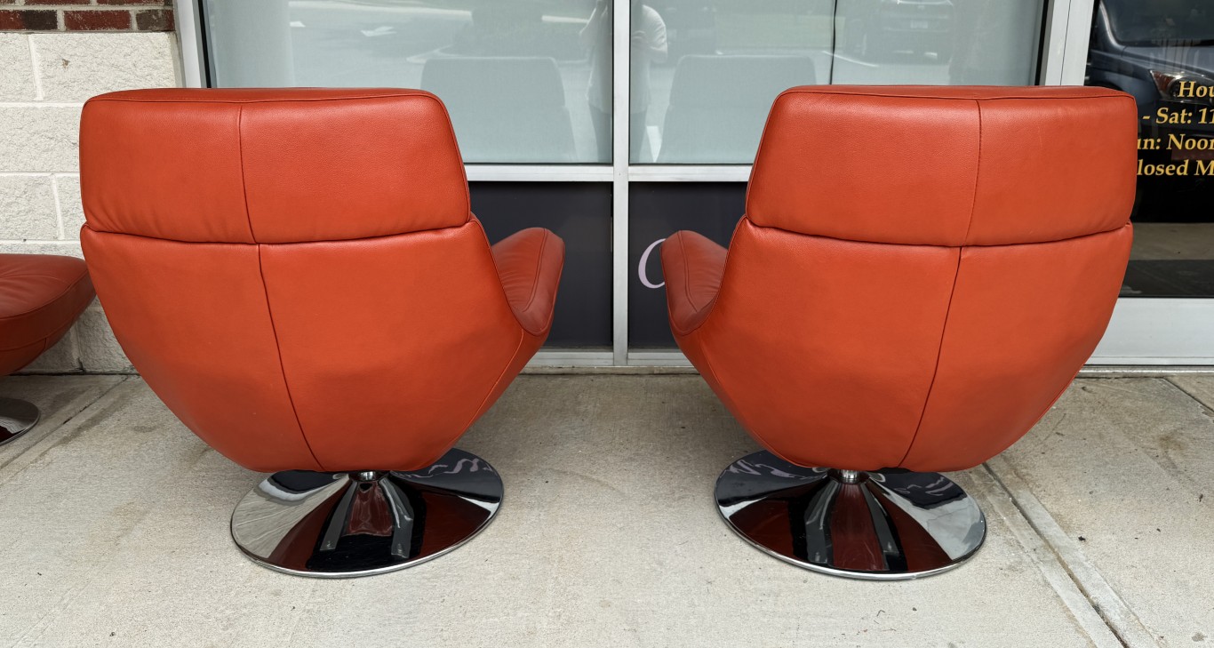 Pair of Mid-Century Modern Style Orange Club Chairs with Ottomans Pair of Mid-Century Modern Style Orange Club Chairs with Ottomans