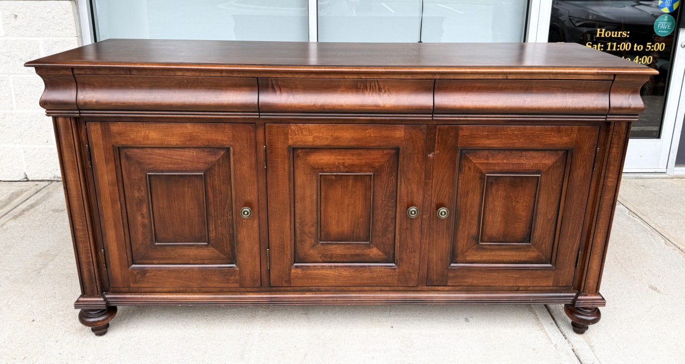 Ethan Allen British Classics Collection Saxton Sideboard with Optional Wooden Gallery Ethan Allen British Classics Collection Saxton Sideboard with Optional Wooden Gallery