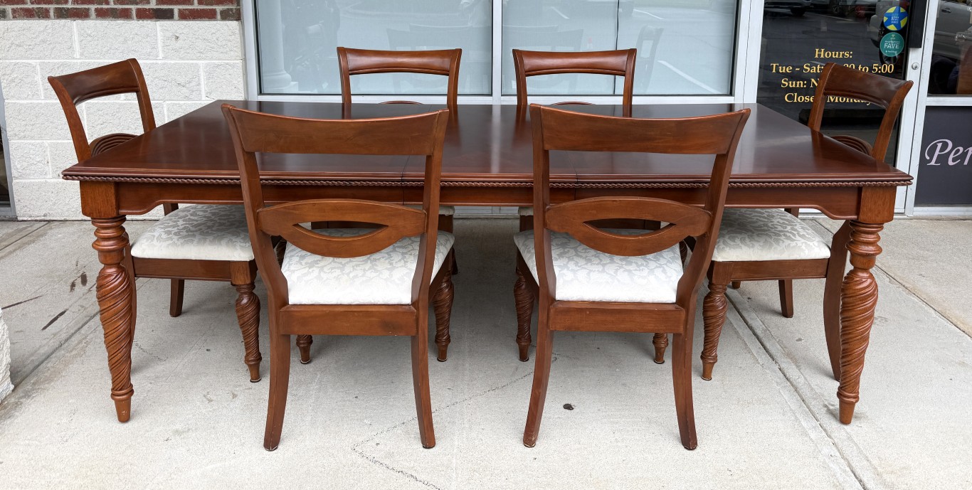 7 Piece Dining Set with Parquet-Style Top and One Leaf 7 Piece Dining Set with Parquet-Style Top and One Leaf