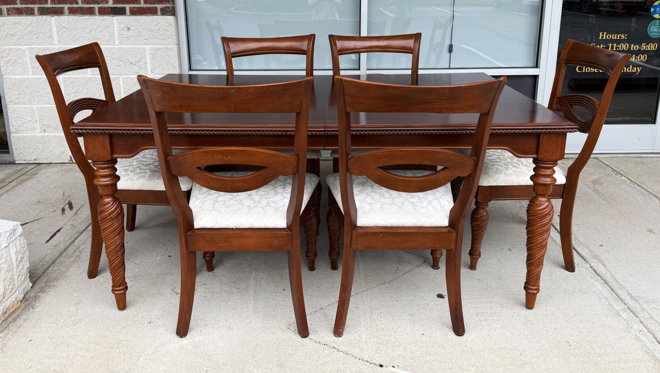 7 Piece Dining Set with Parquet-Style Top and One Leaf 7 Piece Dining Set with Parquet-Style Top and One Leaf