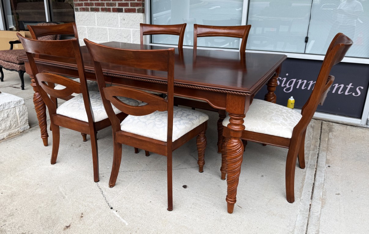 7 Piece Dining Set with Parquet-Style Top and One Leaf 7 Piece Dining Set with Parquet-Style Top and One Leaf