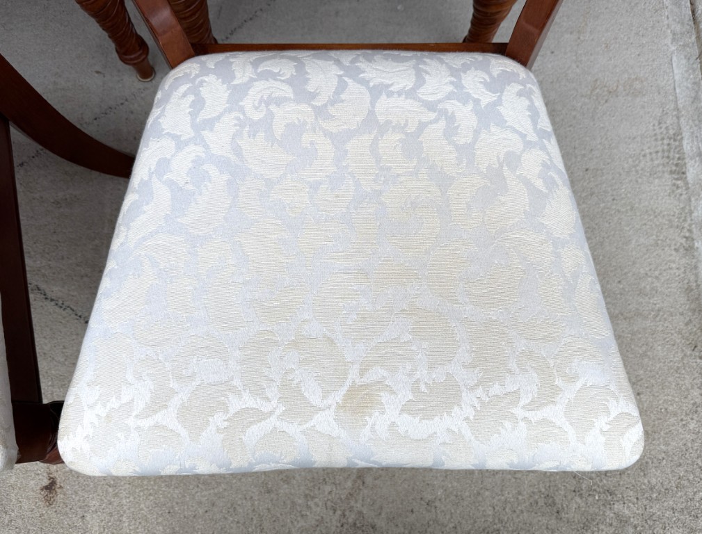 7 Piece Dining Set with Parquet-Style Top and One Leaf 7 Piece Dining Set with Parquet-Style Top and One Leaf
