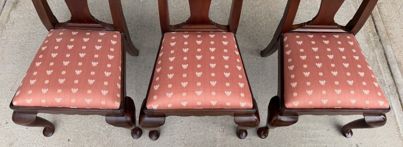 7 Piece Henkel Harris Mahogany Round Dining Set with 3 Leaves 7 Piece Henkel Harris Mahogany Round Dining Set with 3 Leaves
