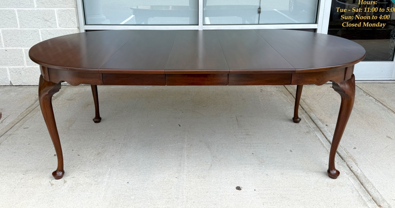 7 Piece Henkel Harris Mahogany Round Dining Set with 3 Leaves 7 Piece Henkel Harris Mahogany Round Dining Set with 3 Leaves