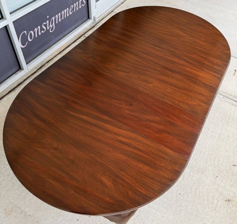 7 Piece Henkel Harris Mahogany Round Dining Set with 3 Leaves 7 Piece Henkel Harris Mahogany Round Dining Set with 3 Leaves
