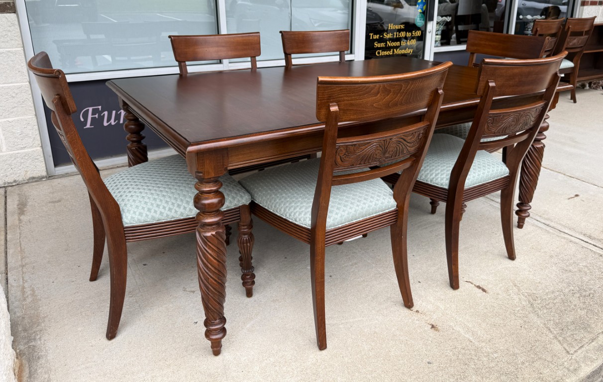 9 Piece Ethan Allen British Classics Collection Dining Set with 2 Leaves 9 Piece Ethan Allen British Classics Collection Dining Set with 2 Leaves