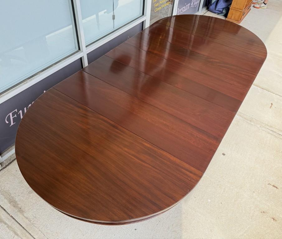 Antique Flamed Mahogany Acanthus-Carved 54in Round Pedestal Dining Table with 5 Leaves Antique Flamed Mahogany Acanthus-Carved 54in Round Pedestal Dining Table with 5 Leaves