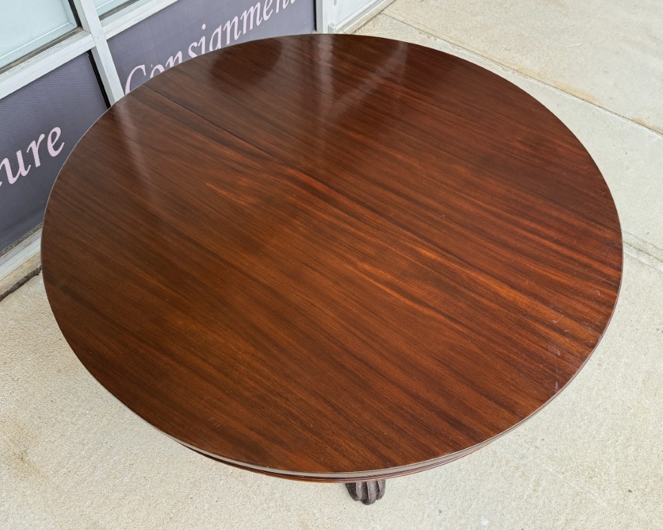Antique Flamed Mahogany Acanthus-Carved 54in Round Pedestal Dining Table with 5 Leaves Antique Flamed Mahogany Acanthus-Carved 54in Round Pedestal Dining Table with 5 Leaves