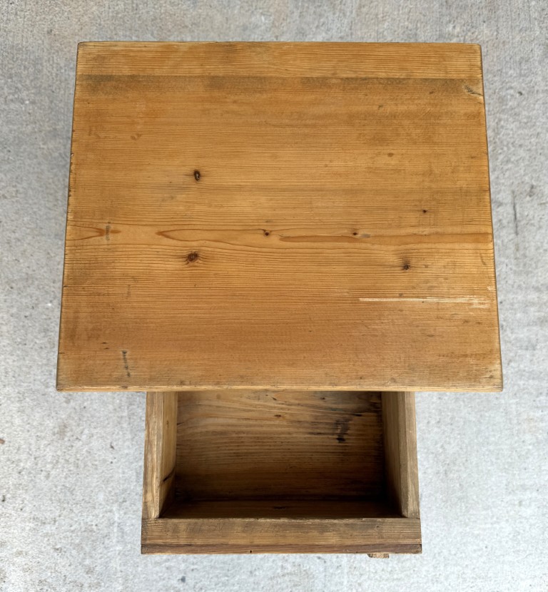 Early 1900s Solid Pine Nightstand Early 1900s Solid Pine Nightstand