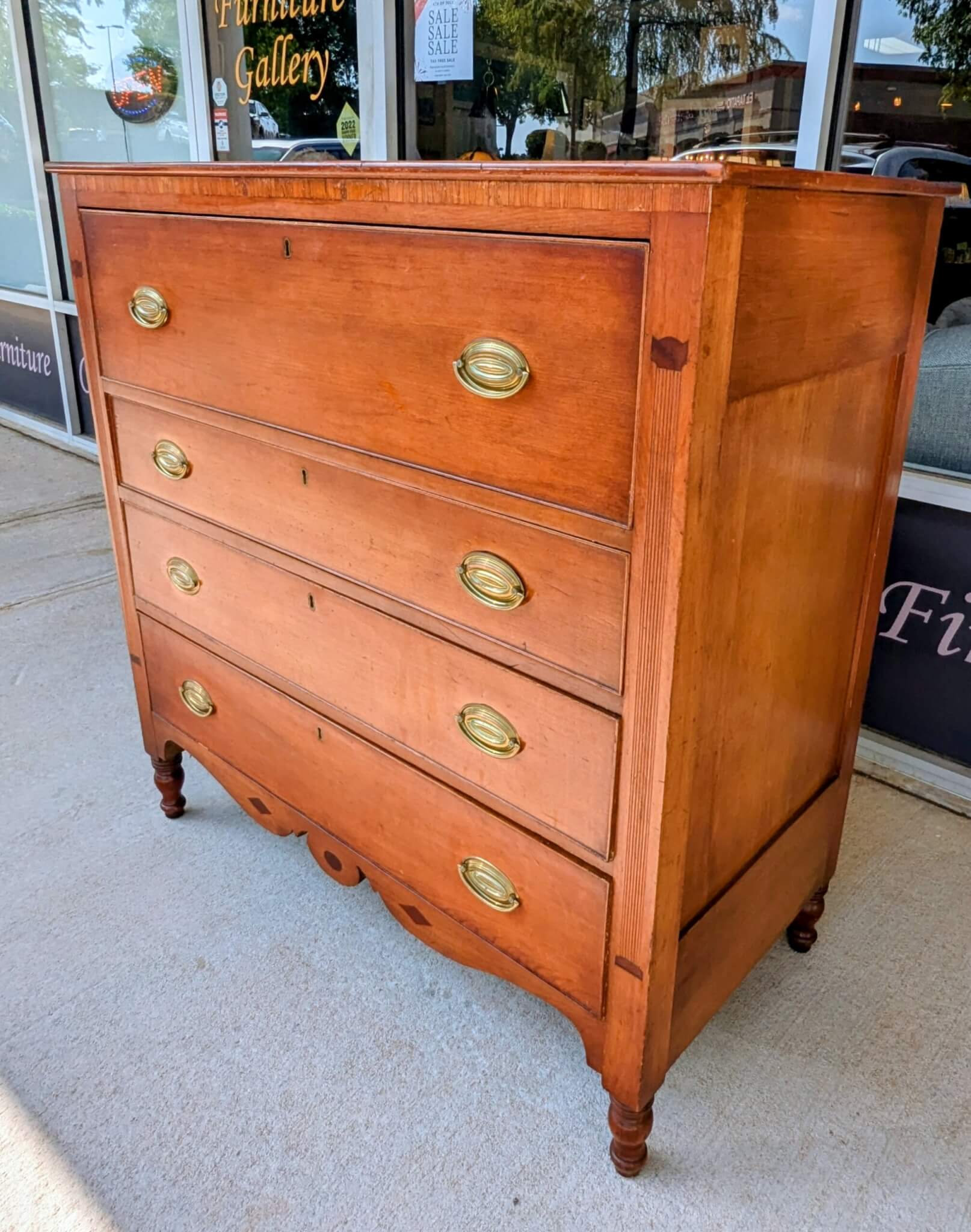 19th Century Federal Style Chest Of Drawers 19th Century Federal Style Chest Of Drawers
